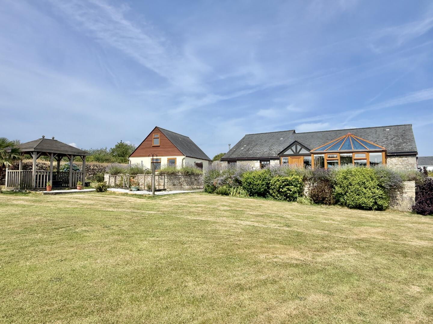 3 bed property in Trebarveth, Truro